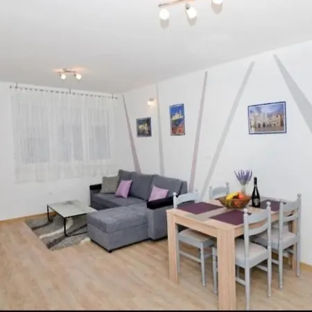 Neluna Apartamento