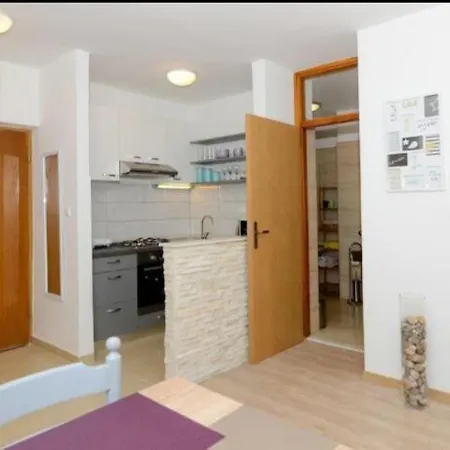 Neluna Apartamento *